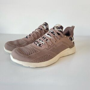 APL Techloom Tracer Sneaker In‎ Almond/Pristine/Leopard